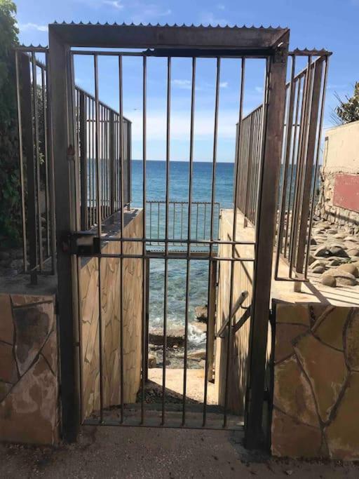 Ferienwohnung Les Pieds Dans L'Eau La Seyne-sur-Mer Exterior foto